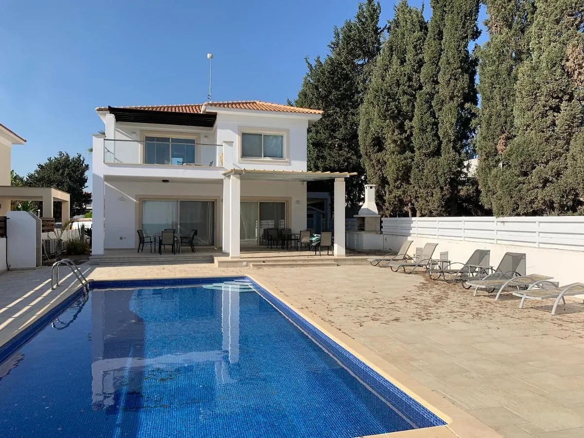 Lucky 7 Beachfront Villa Perivolia Cyprus